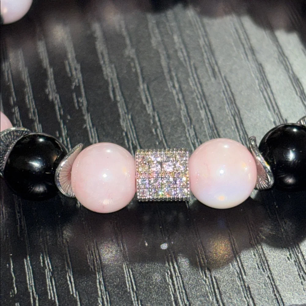 REESELYN CREATIONS Handcrafted Pink Glass Pearl & Onyx Glass Beaded Bracelet
